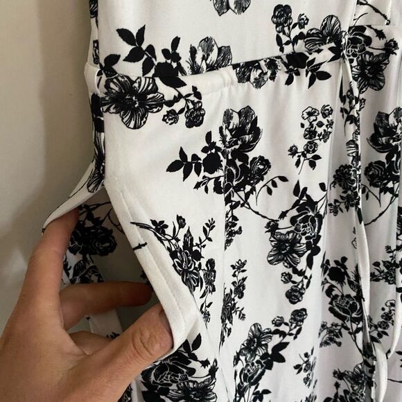 Black and White Flutter Sleeve Wrap Sundress - Picture 4 of 8